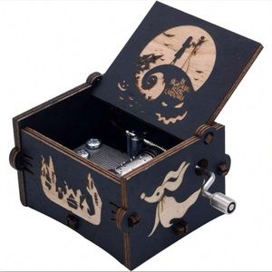 The Nightmare Before Christmas Music Box Plays “This Is Halloween”